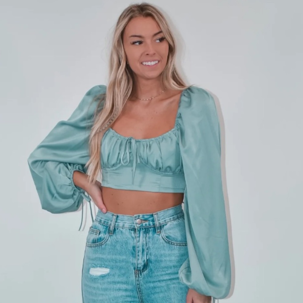 Sage Puff Long Sleeve Crop Top